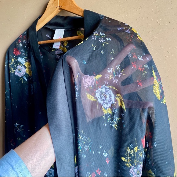 Sheer Kimono Robe Floral Open Front Cardigan Black Satin Tuxedo Women’s One Size - Picture 7 of 11